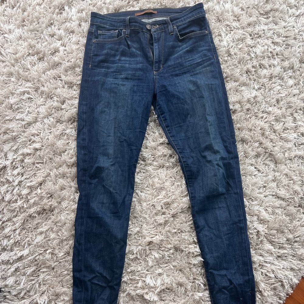 Joe’s Skinny Jeans medium dark wash frayed hem